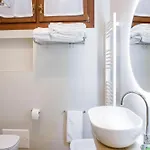 شقة Ca'ada